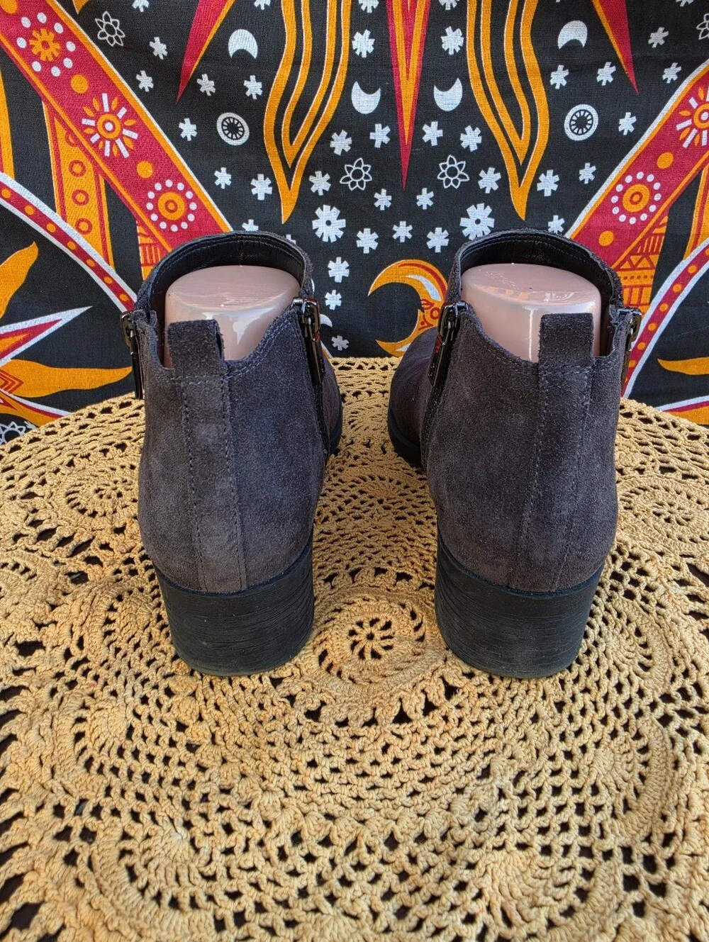 Kenneth Cole Women’s Size 8 Charcoal Gray Suede Double Zip Ankle Booties